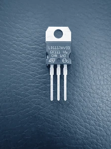 5Pcs - LD1117AV33 ST LDO Voltage Regulator Positive 3.3V 1A TO-220 - Picture 1 of 3