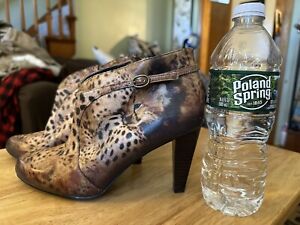 Icon Women’s Leather Cheetah Boots Size 6 Medium