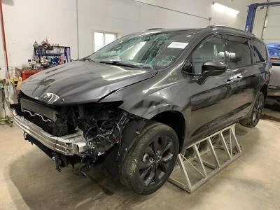 Módulo de control de carrocería usado se adapta a: Chrysler Pacifica 2019 control de carrocería BCM gasolina Foto 1 de 4