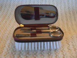 Neu Vintage Jowcco Haarbürste Reiseset Schuhlöffel Pinzette Nagelfeile & Schere - Bild 1 von 7
