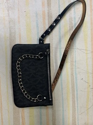 Riñonera MICHAEL KORS Cinturón Negro i MK Logo Cadena Plateada ¡ESTILO CLÁSICO!! Foto 1 de 4