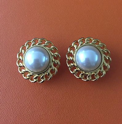 Marvella 1980's Pearl Earrings - Image 1 of 4