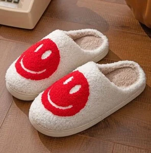 Slippers for women Cute and Comfy 'Red Smile face'' Christmas gifts Indoor - Picture 1 of 3