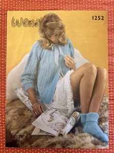 PRETTY VINTAGE 60’s LACY BED JACKET & SOCKS 34”-38” 4PLY  KNITTING PATTERN W1488 - Picture 1 of 2