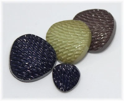 Buttons Mixed Set of 'Avocado Skin' Shank Buttons Vintage Set of Four - Image 1 of 4