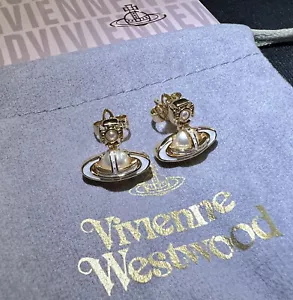 Vivienne Westwood Simonetta Classic 3D Pearl Earrings Stud Gold Tone A12 - Picture 1 of 6
