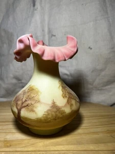 Vintage Fenton burmesisch gerüschte Baumvase ~ UV-Leuchten signiert rosa burmesisch 8,5 Zoll - Bild 1 von 6