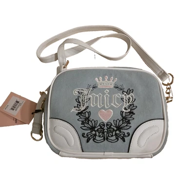 Bolso Bandolera para Cámara Juicy Couture Denim Lavado Ligero Nuevo con Etiquetas ENVÍO GRATUITO PRECIO DE VENTA SUGERIDO POR EL FABRICANTE $79 Foto 1 de 4