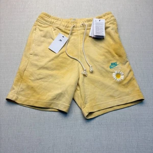 Mens S NWT Fit Nike French Terry Sportswear Shorts Sanded Gold DM5016 777 - Picture 1 of 6