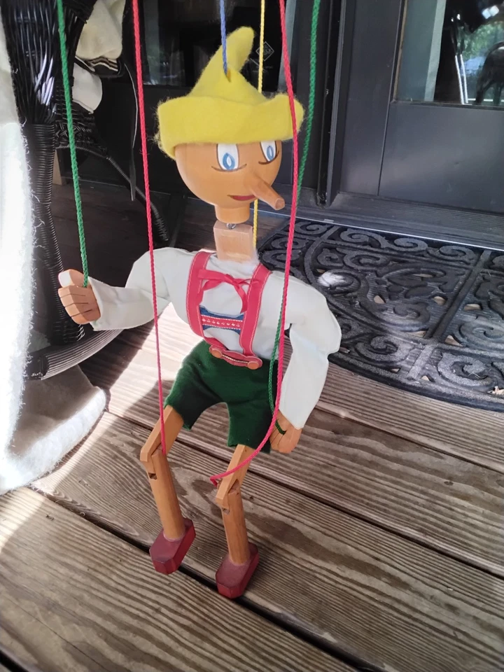 Marioneta pinnoquio tallada en madera vintage de 2 pies  Foto 1 de 4