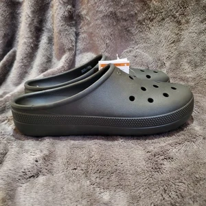 Crocs Classic Low Profile Clogs Schuhe Damen 9 Herren 7 schwarz Komfort Slipper Pantoletten - Bild 1 von 12