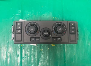 2005-2007 Land Rover LR3 AC Heater Climate Control MB146570-2305 - Picture 1 of 4