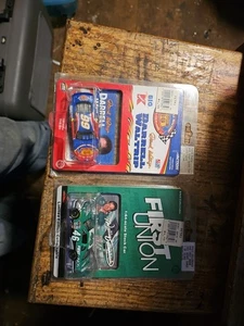 Coches de stock X2 Darrell Waltrip escala 1:64 - Imagen 1 de 4