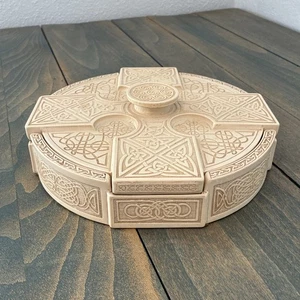 Beautiful History Craft Celtic Faux Ivory Scrimshaw Lidded Trinket Box (ST) - Picture 1 of 6