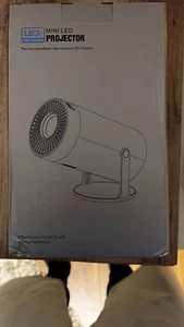 2025 NEU Beamer Projektor 4K UHD WiFi Bluetooth Android TV Heimkino Mini Tragbar - Bild 1 von 2