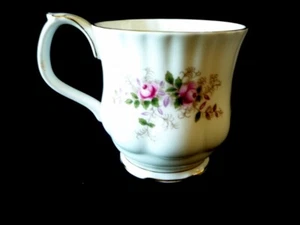 Royal Albert Bone China 'Lavender Rose' MUG England - Picture 1 of 4