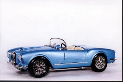 1:18 Bburago (Burago) Lancia Aurelia B24 '55 Spider MIB blue or red - Image 1 of 2