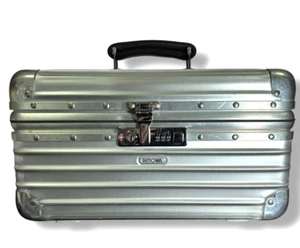 Rimowa Classic Flight Beauty Case Attache Case 11L Silver 971.38 Aluminum - Picture 1 of 17
