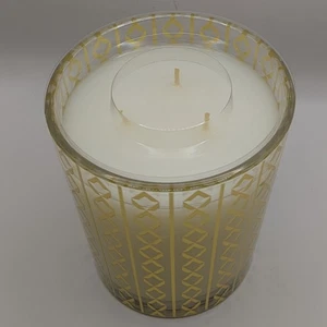 Candela profumata Nest New York Holiday 3 stoppino 21,1 oz - Foto 1 di 3