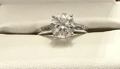 Anillo solitario de oro blanco de 14 quilates diamante cultivado en laboratorio de 2,5 quilates SI1 I con informe de clasificación Foto 1 de 4