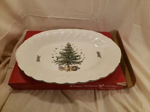Nikko Happy Holidays ovale Platte 14" weiß mit Weihnachtsbaum Design - Bild 1 von 6