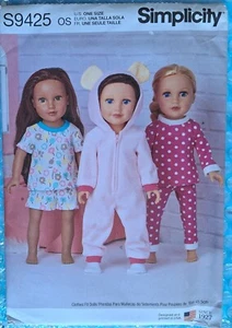 SIMPLICITY SEWING PATTERN - DOLLS CLOTHES - To fit 18" (45.5cm) Doll - 3 Outfits - Picture 1 of 1