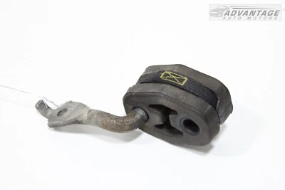 Chrysler 300 2015-2021 tracción trasera 3,6 L tubo de escape trasero derecho soporte de montaje OEM Foto 1 de 4