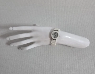 Reloj Oniss Paris Correa Cerámica Blanca Damas Madreperla Esfera Diamante Genuino Foto 1 de 4