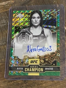 2025 Topps UFC Chrome Alexa Grasso Mark of a Champion Auto Green Geometric 8/99 - Bild 1 von 2
