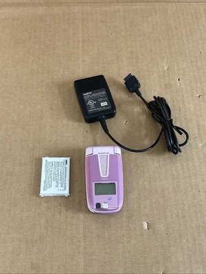 Raro Teléfono Abatible Rosa Y2K Sprint Sanyo SCP-3200 De Colección Con Cargador CASI COMO NUEVO Foto 1 de 4