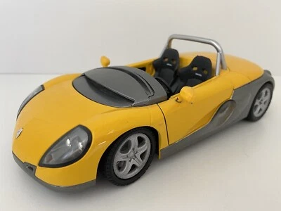 Anson Renault Sport Spider 1:18 Scale Diecast Model Car - Image 1 of 4