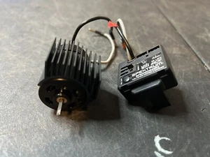 NUOVO Arrma Granite Grom Spektrum 25A SLT 2n1 ESC RX SPMXSE2625RX con motore 380 - Foto 1 di 5