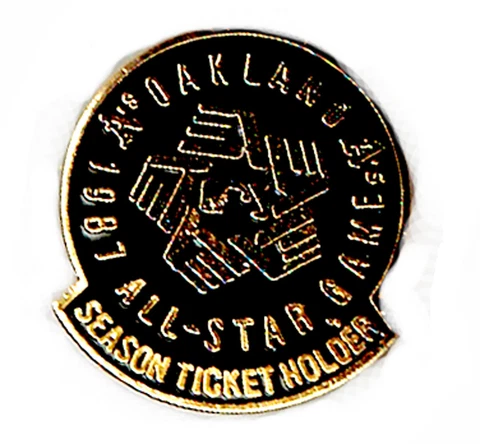 1987 MAJOR LEAGUE BASEBALL OAKLAND ATHLETICS SEASON TICKET HOLDERS  PIN Cover