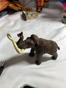 Prehistoric Toy Dinosaur Woolly Mammoth Safari ltd 2004 5" Tall - Picture 1 of 5