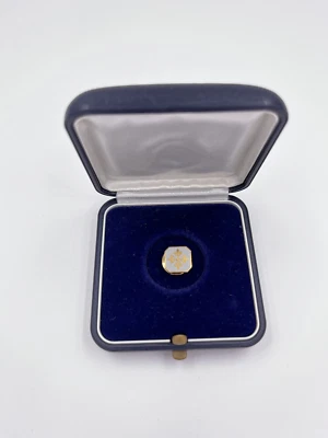 Gemelos/Pin Patek Philippe en porcelana blanca Foto 1 de 4