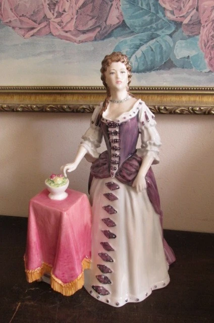 Royal Doulton England Porcelain Figurine 4474 Queen Mary II - Image 1 of 4