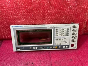 Rohde & Schwarz SMIQ03B Signalgenerator 300 KHz - 3,3 GHz ''Nur Panel'' - Bild 1 von 11