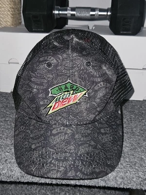 HARD MTN DEW 帽子 黑色 Snap Back 网眼刺绣 全新 可调节 — 第 1/2 张图片