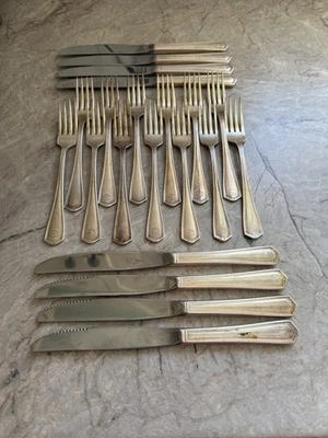 Oneida Hotel Plate 13 Dinner Salad Forks 7 1/4 and 8 Dinner Knives 9 1/2" - Image 1 of 4