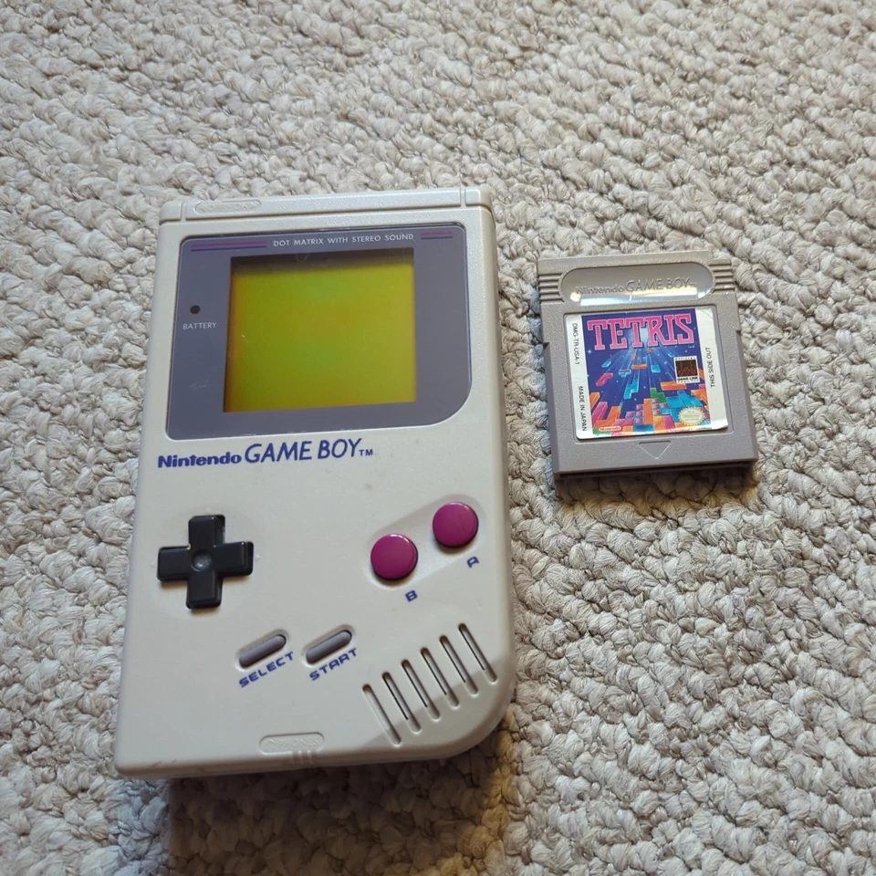 Nintendo Game Boy with Tetris - Tested Working Great Condition - Image 1 of 3