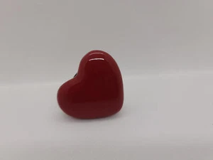 Juego de 4 botones de cerámica CORAZÓN en rojo brillante para un acento decorativo - Imagen 1 de 3