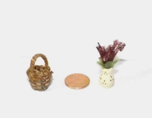 Casa de muñecas hadas jardín miniaturas cesta de paja y jarrón de madera - Imagen 1 de 2