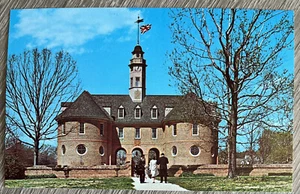 Chrome Postcard Williamsburg Virginia The Capitol erected 1700s British Flag - Picture 1 of 9