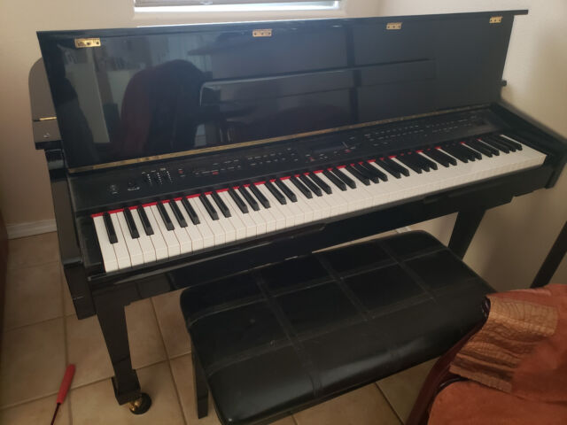 Suzuki SCP-88 Composer Piano and Bench