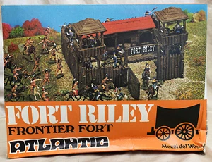 1/72nd Scale Atlantic HO Far-West - Fort Riley # 1051 mint in box some crushing - Picture 1 of 4