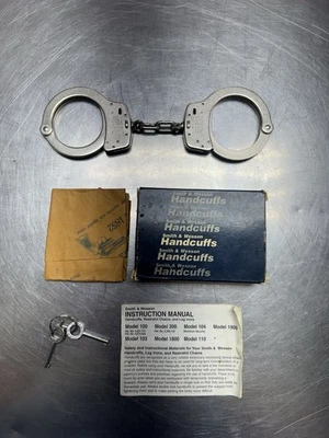 Smith & Wesson Níquel S&W Modelo 100 Eslabones de Cadena Policía Esposas y 2 Llaves Foto 1 de 4