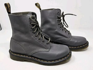 Botas Dr Martens Pascal Gris 8 Ojos EE. UU. Talla 8 UK 6 EU 39 NUEVAS sin Bota de Caja - Imagen 1 de 16
