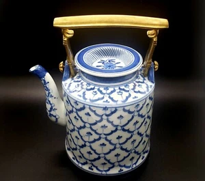 Tetera antigua de exportación azul y blanca con mango de latón - Imagen 1 de 12