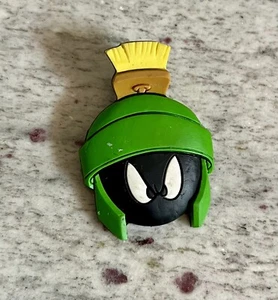 VTG Marvin The Martian Pin Warner Bros Six Flags Looney Tunes Vintage Cartoon - Picture 1 of 4