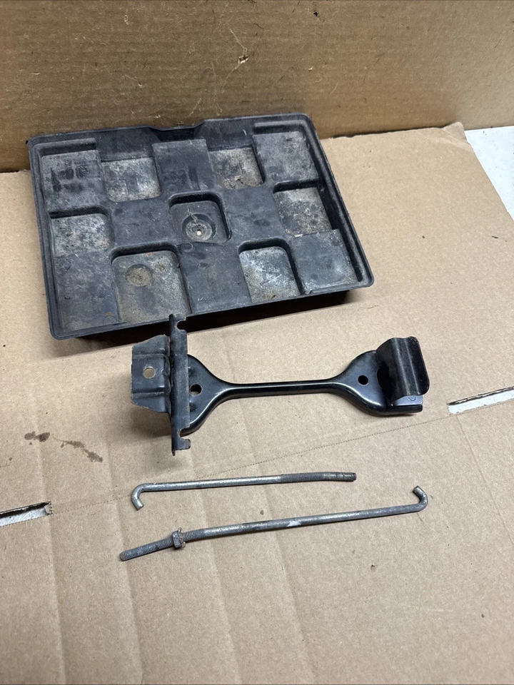 Soporte de bandeja de batería Subaru Legacy 2020-2025 soporte de montaje varilla OEM B138 Foto 1 de 4